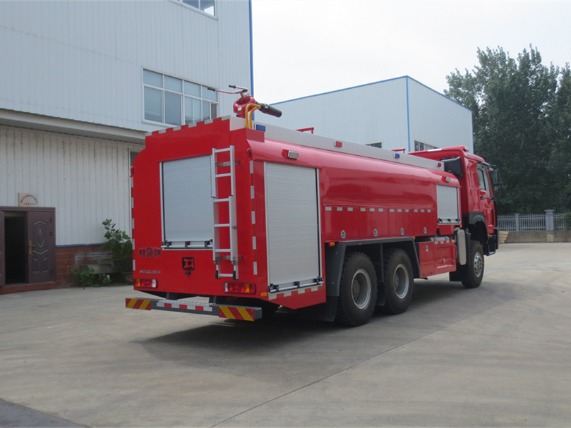 四驅9噸后雙橋泡沫消防車
