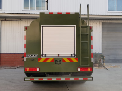 森林四驅重汽單排7.6噸供水車